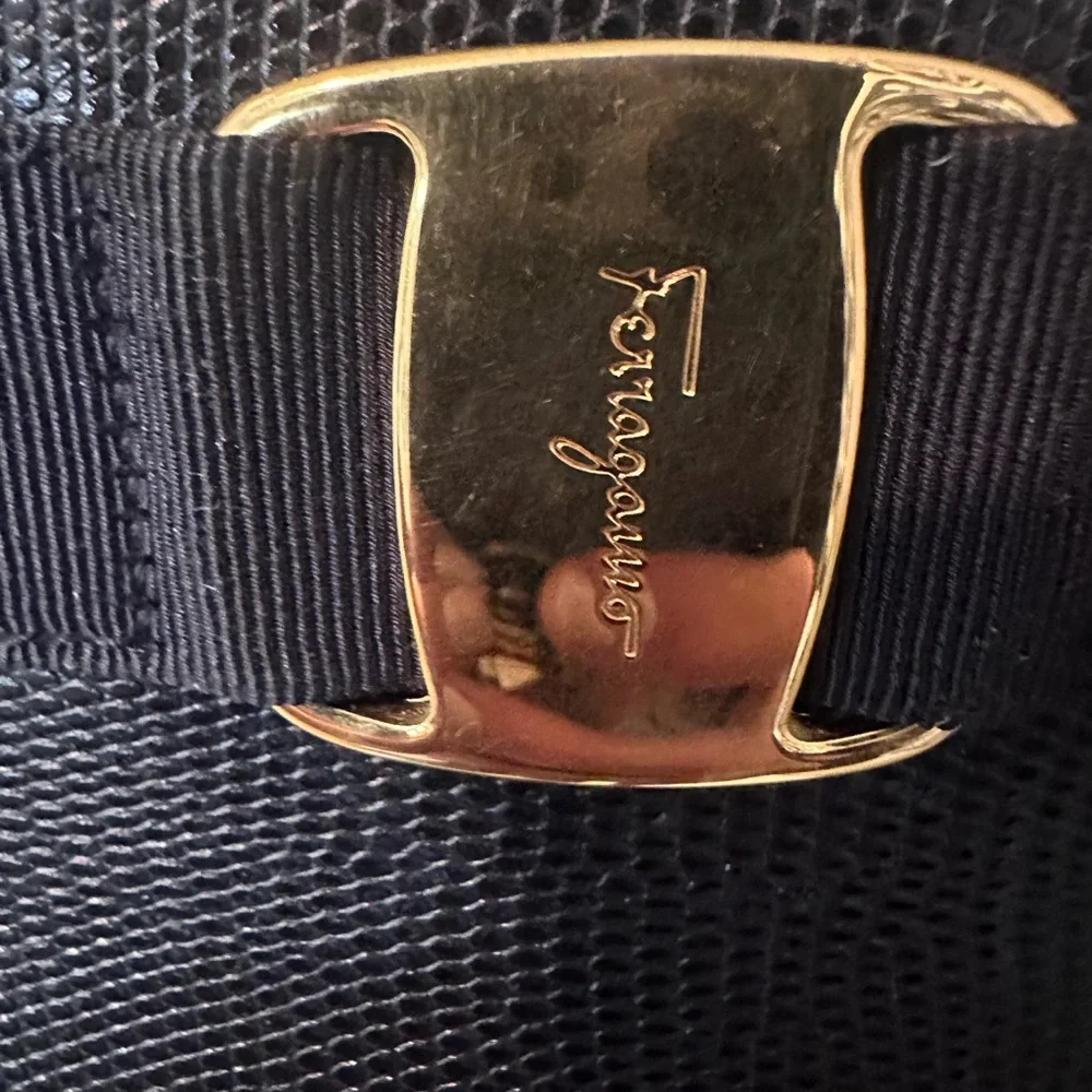 Salvatore Ferragamo Lizard Embossed Vara Tote + 2 Piece Matching Wallet Set - Picture 8 of 16